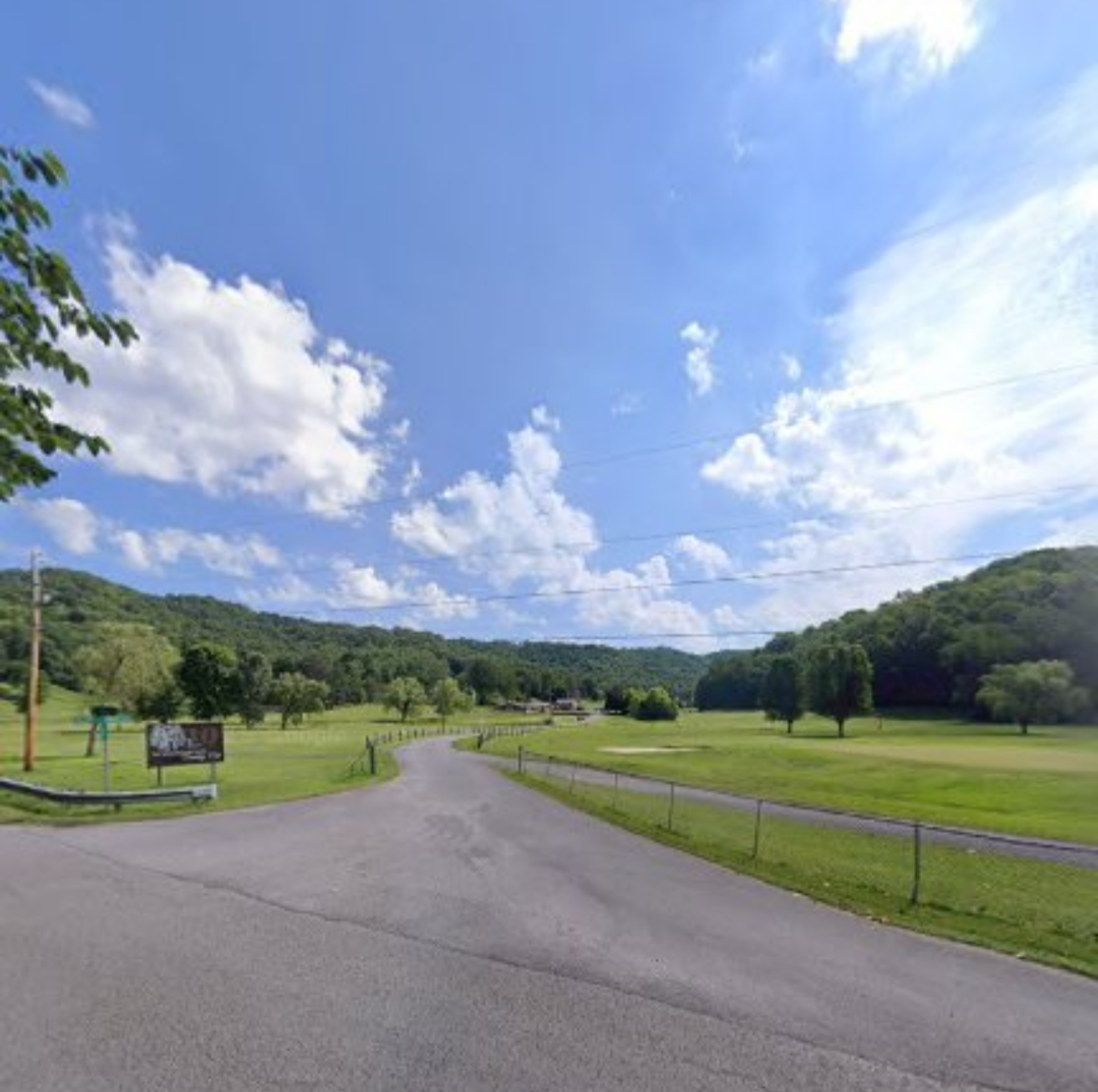 Driveway entrance to Willowbrook Golf Course off St Rt 609 in Breaks, VA