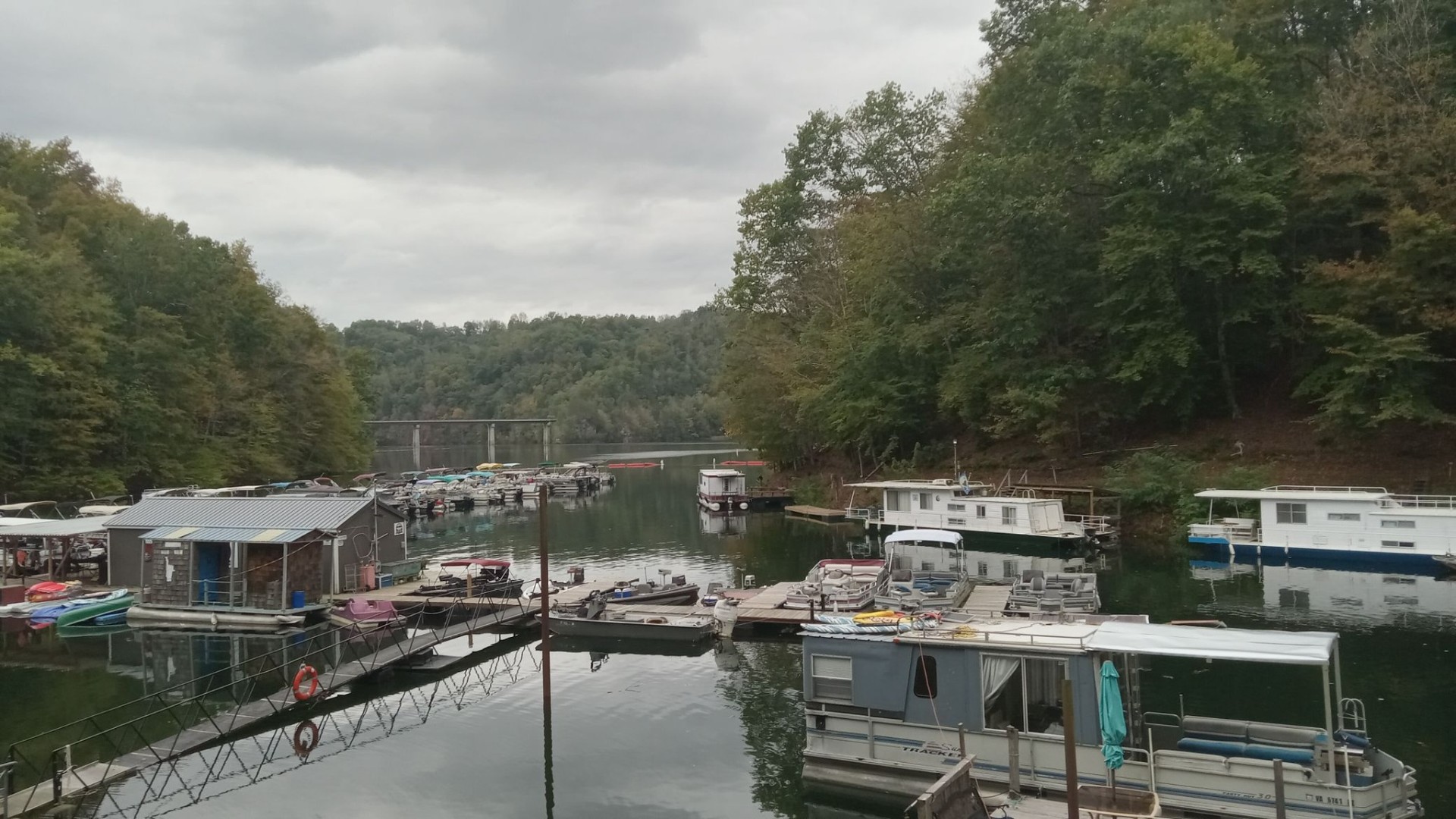 Mountain View Marina on the reservoir with boats and docks